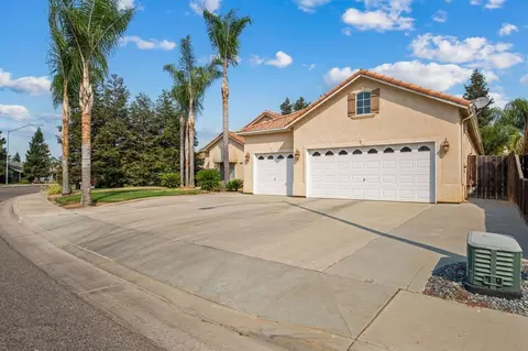 1129 E Ramblewood Dr, Dinuba, CA 93618 photo 4