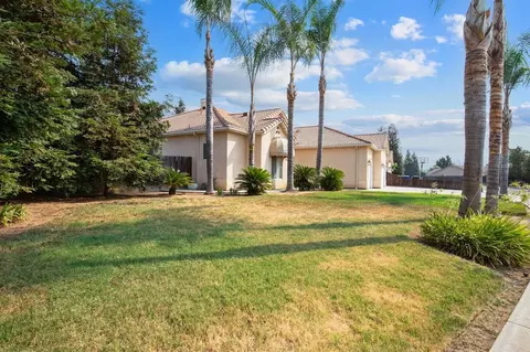 1129 E Ramblewood Dr, Dinuba, CA 93618 photo 2