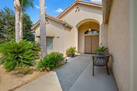 1129 E Ramblewood Dr, Dinuba, CA 93618 photo 3