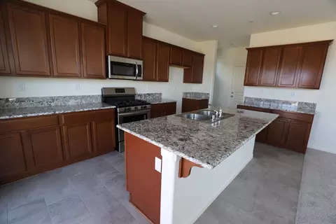 3734 E Cypress Ave, Visalia, CA 93292 photo 9