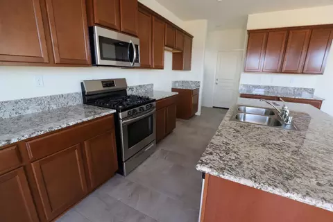3734 E Cypress Ave, Visalia, CA 93292 photo 10