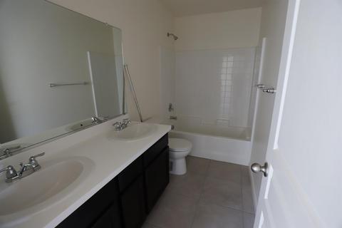 3750 E Cypress Ave, Visalia, CA 93292 photo 12