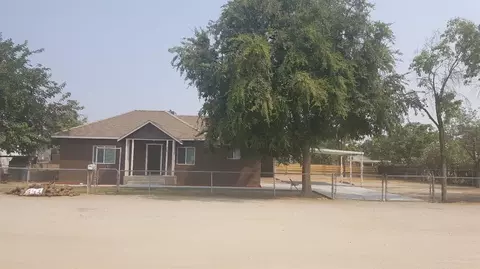 648 S Maple #B, Pixley, CA 93256 photo 2