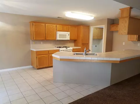 2330 E Cherry Ave, Visalia, CA 93292 photo 5
