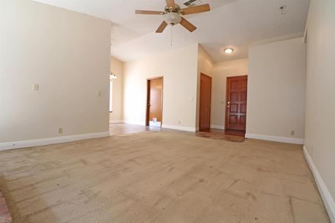 777 Elderwood Ln, Lemoore, CA 93245 photo 4
