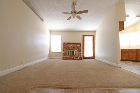 777 Elderwood Ln, Lemoore, CA 93245 photo 3