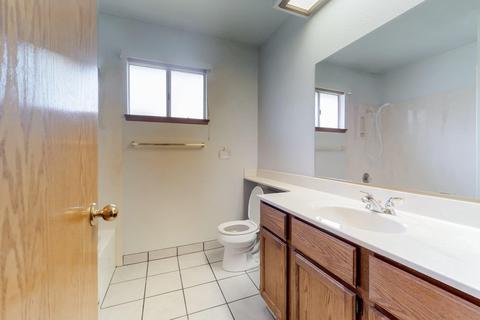 1742 E Sequoia Ave, Visalia, CA 93292 photo 13
