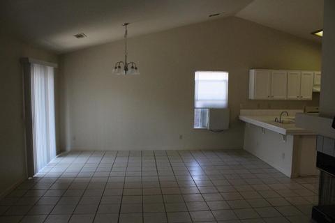 1918 E Roosevelt Ct, Visalia, CA 93292 photo 6