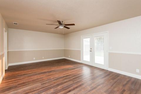 155 Lum Dr, Lemoore, CA 93245 photo 7