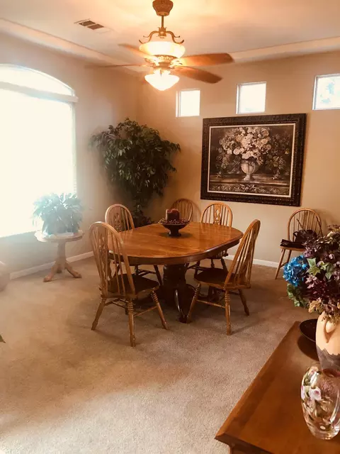 906 E Chestnut Ct, Visalia, CA 93292 photo 12