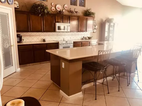 906 E Chestnut Ct, Visalia, CA 93292 photo 7