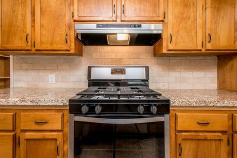 175 E Birch Ave, Hanford, CA 93230 photo 4