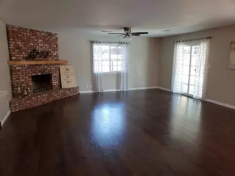 1253 Cedar Ln, Lemoore, CA 93245 photo 10