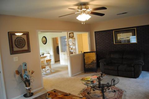 735 W Bush St, Lemoore, CA 93245 photo 9