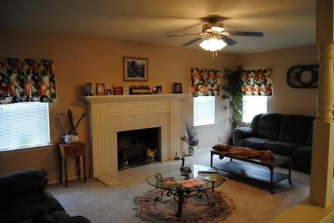 735 W Bush St, Lemoore, CA 93245 photo 8