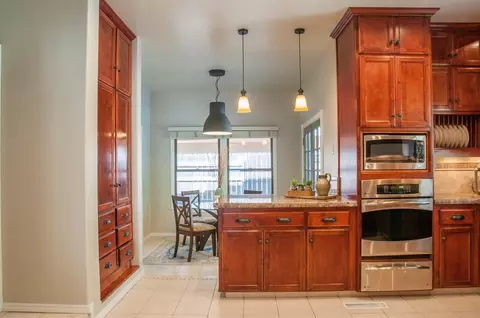 142 E Dorothea Ct, Visalia, CA 93277 photo 25