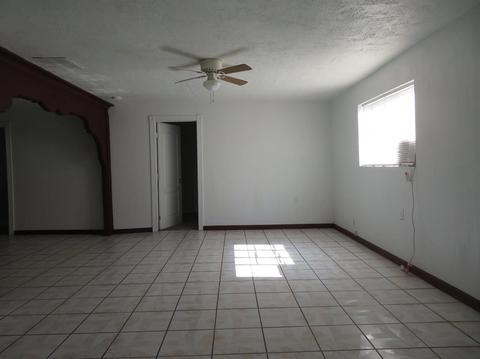 326 W Cedar St, Exeter, CA 93221 photo 2