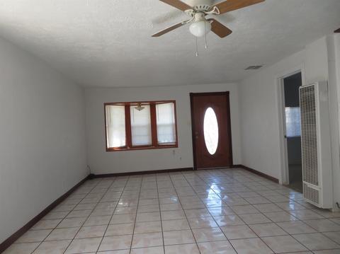 326 W Cedar St, Exeter, CA 93221 photo 3