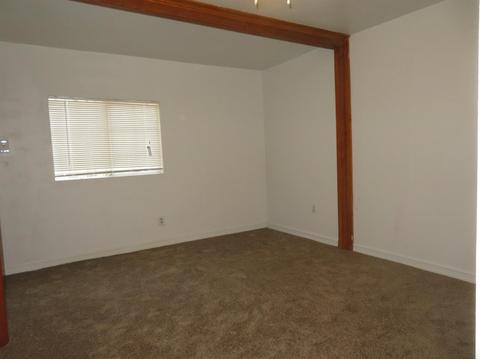 326 W Cedar St, Exeter, CA 93221 photo 5