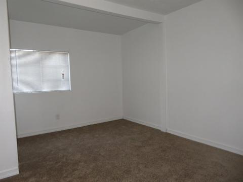 326 W Cedar St, Exeter, CA 93221 photo 6