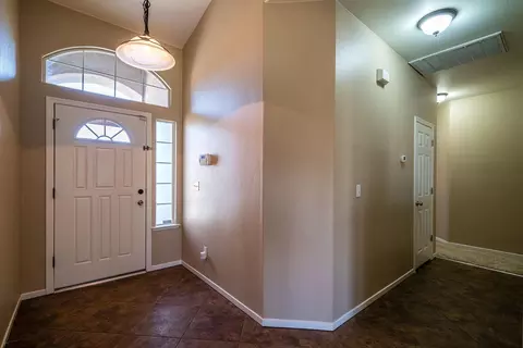 1627 Persimmon St, Lemoore, CA 93245 photo 4