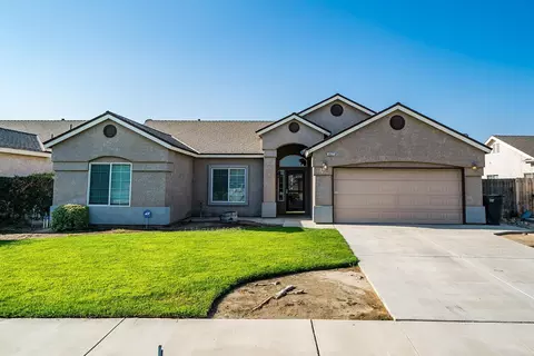 1627 Persimmon St, Lemoore, CA 93245 photo 1