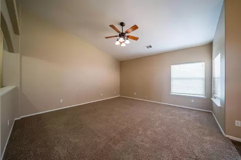1627 Persimmon St, Lemoore, CA 93245 photo 5