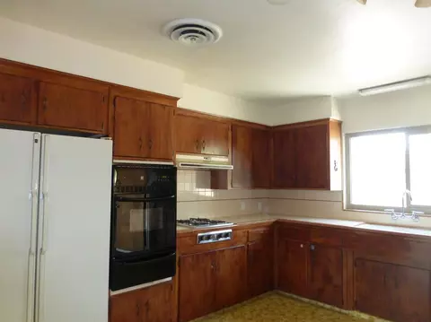 3030 E Meadow Ave, Visalia, CA 93292 photo 6