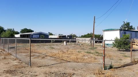 118 E Beacon Ave, Tulare, CA 93274 photo 1