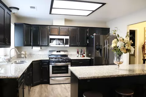 3532 E Sycamore Ave, Visalia, CA 93292 photo 5
