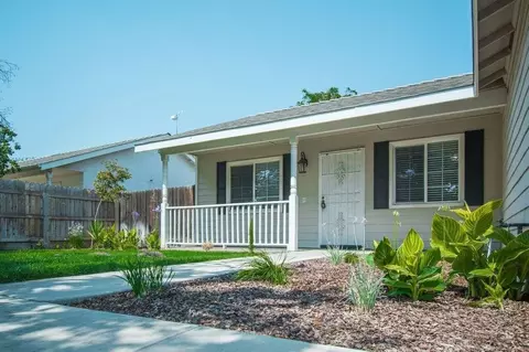 3746 E College Ave, Visalia, CA 93292 photo 2