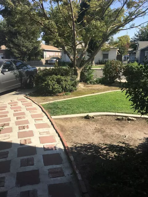916 E Academy Ave, Tulare, CA 93274 photo 2
