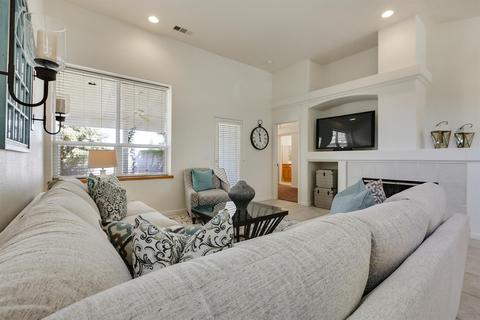 1526 E Mesa Ct, Visalia, CA 93292 photo 6