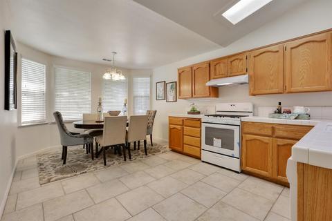 1526 E Mesa Ct, Visalia, CA 93292 photo 7