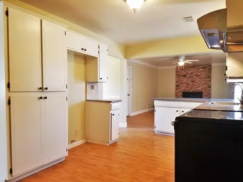590 Wood Ln, Lemoore, CA 93245 photo 10