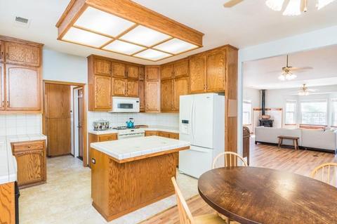 41075 Meadow Dr, Three Rivers, CA 93271 photo 4