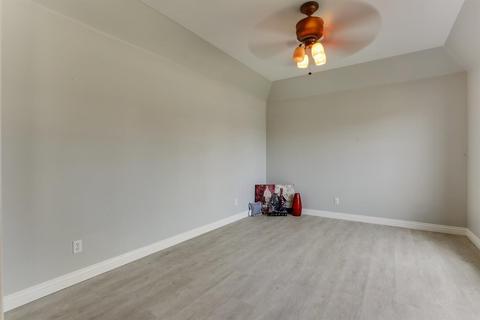 432 Kent Dr, Madera, CA 93637 photo 7