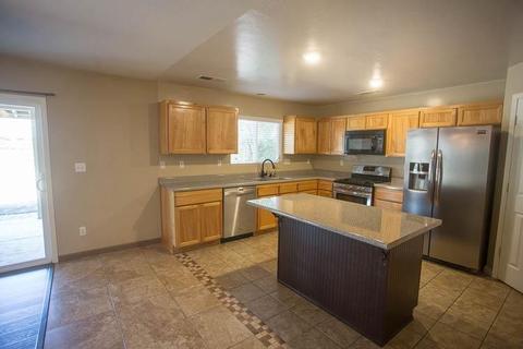 2632 E Paseo Ave, Visalia, CA 93292 photo 10
