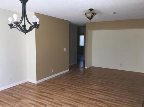 1016 E Terrace Dr, Hanford, CA 93230 photo 4