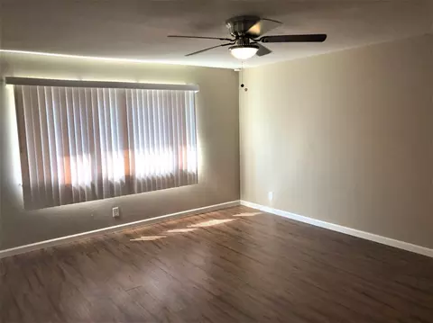 272 E D St, Lemoore, CA 93245 photo 3