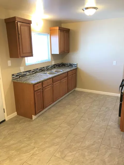 272 E D St, Lemoore, CA 93245 photo 6