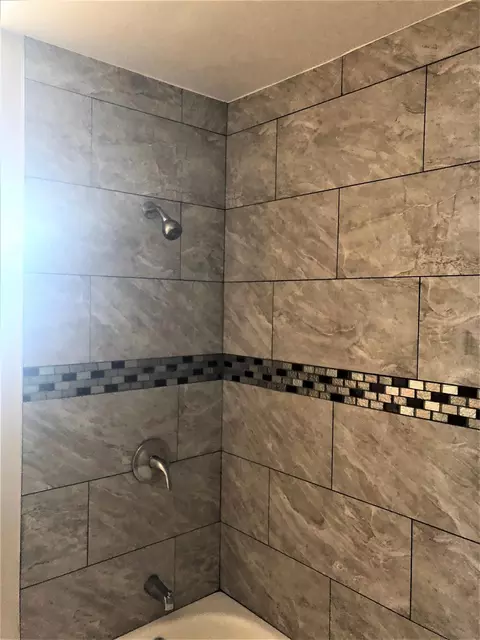 272 E D St, Lemoore, CA 93245 photo 9