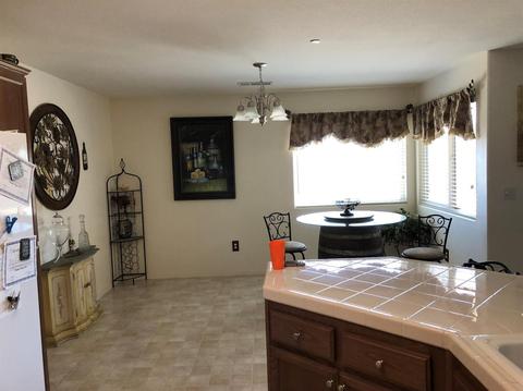 1424 Sequoia Ct, Corcoran, CA 93212 photo 5