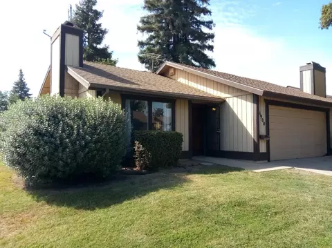 1900 E Harold Ave, Visalia, CA 93292 photo 1