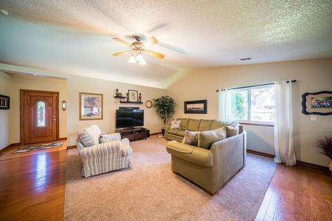 20 Cantebury Dr, Lemoore, CA 93245 photo 8