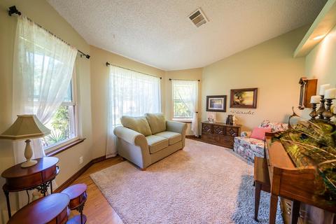 20 Cantebury Dr, Lemoore, CA 93245 photo 5