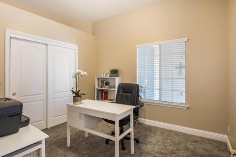 296 W Warwick Ave, Clovis, CA 93619 photo 12