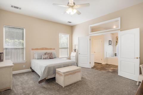 296 W Warwick Ave, Clovis, CA 93619 photo 8