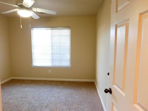 3903 E Center Ave, Visalia, CA 93292 photo 21