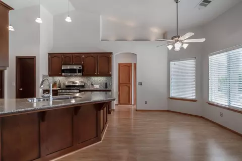 312 Atwood Ct, Exeter, CA 93221 photo 4
